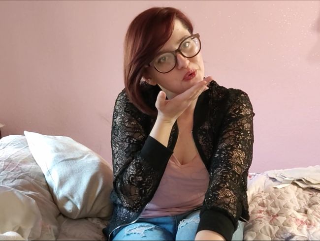 Melanie_sweet Porno Video: Mein Erstes Video. Darf ich mich vorstellen?